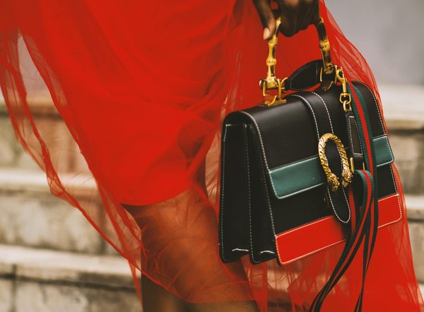 What's the Best Strategy for Choosing a Structured Hobo Bag for Work?